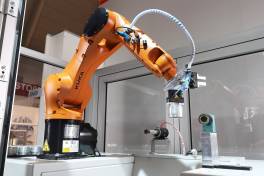 Individualisierte Roboterapplikationen für die Metallindustrie