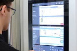 Maschinenbedienung unter Glas als Wettbewerbsvorteil: Keba bietet Lösungen für SW