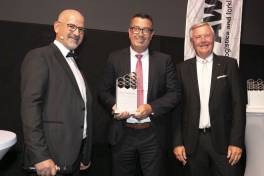 DS Automotion gewinnt IFOY Award 2023 mit der Fahrzeugsoftware ARCOS