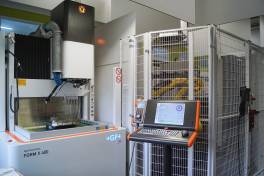 Präzisionsteile im Maschinenbaubereich: AgieCharmilles FORM X 400 von GF Machining Solutions