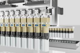 Sicheres Handling von Batteriezellen mit dem Rundzellengreifer RCG von Schunk