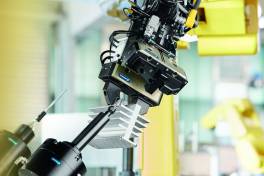Schunk R-EMENDO: Mehr Effizienz durch robotergestütztes Bearbeiten
