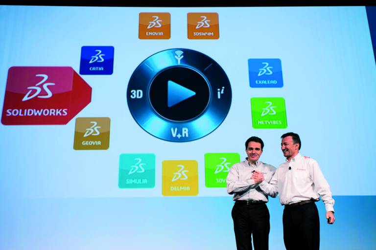 Bertrand Sicot und Bernard Charlès freuen sich über zwei Millionen SolidWorks Anwender.