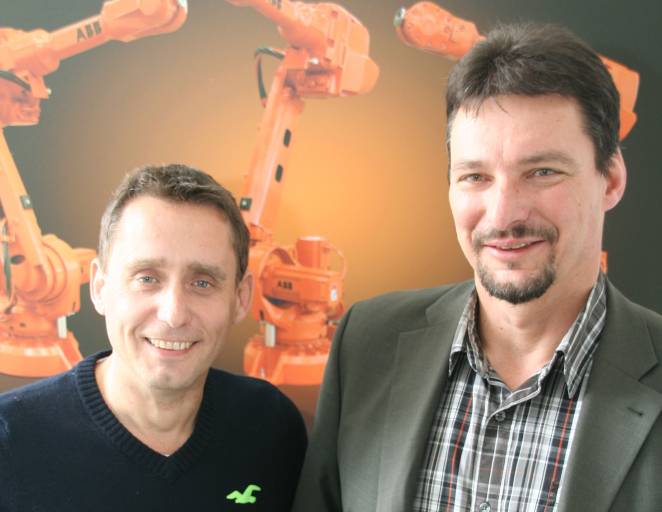 Gemeinsam stark: Manfred Gloser (ABB Robotics) und Paul Dworschak (ABB Antriebstechnik)