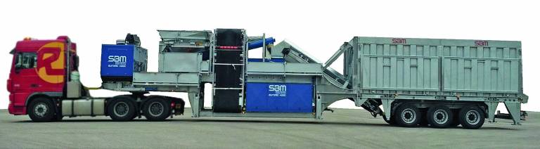 Straßentaugliche EUROMIX 400 SM C Durchlaufanlage für Recyclingbeton.