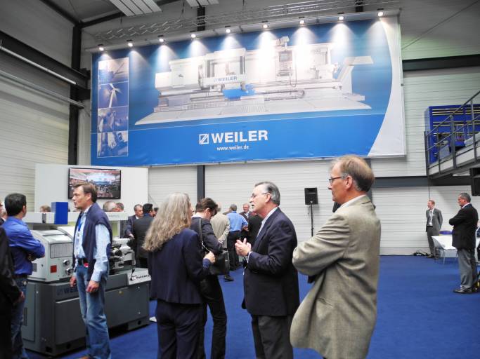 Rund 2.000 Besucher haben vom 6. bis 8. Juni das 75. Firmenjubiläum der WEILER Werkzeugmaschinen GmbH am Stammsitz des Unternehmens im nordbayerischen Emskirchen gefeiert.