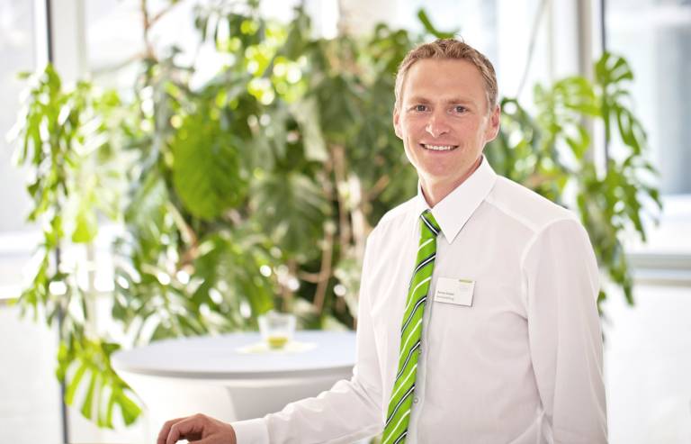 DI Roman Gratzer, Mitglied der Betriebsleitung der W&H Dentalwerk Bürmoos GmbH.