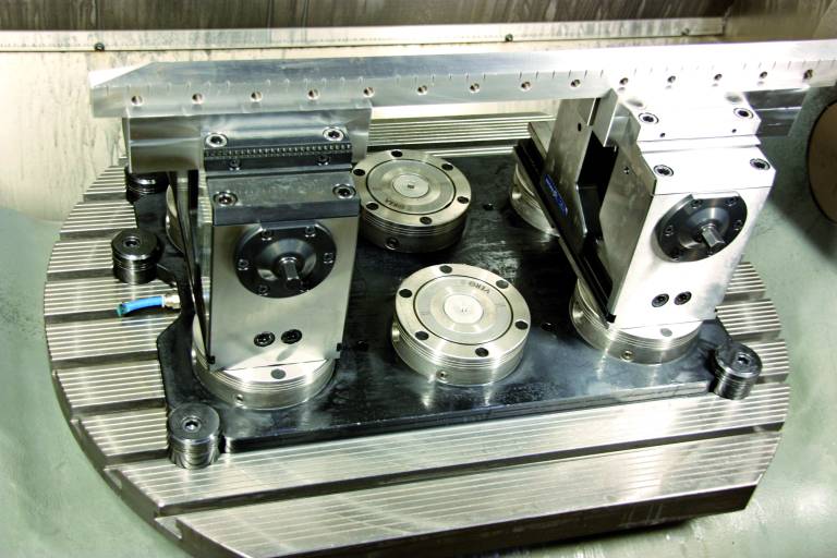 Mit VERO-S Nullpunktspannsystem in Verbindung mit dem 5-Achs Kraft-Spanner KONTEC KSX 125 wurde bei Steininger ein Konzept gefunden, das die hohen Anforderungen erfüllt.