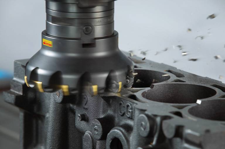 Aufgrund ihrer beständigen Leistungsfähigkeit bei berechenbarem Verschleiß entspricht Sandvik Coromants neue Frässorte GC3330 den hohen Erwartungen der heutigen Fertigungsindustrie, vor allem in den Bereichen Automobilherstellung und allgemeiner Maschinenbau.