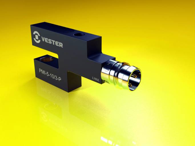 Vester stellt mit seiner 6 mm schmale PMI Infrarot-Gabellichtschranke für die Vorschub- und Positionskontrolle zur Überwachung von Stanz- und Umformprozessen eine robuste und miniaturisierte Bauform für beengte Platzverhältnisse vor.