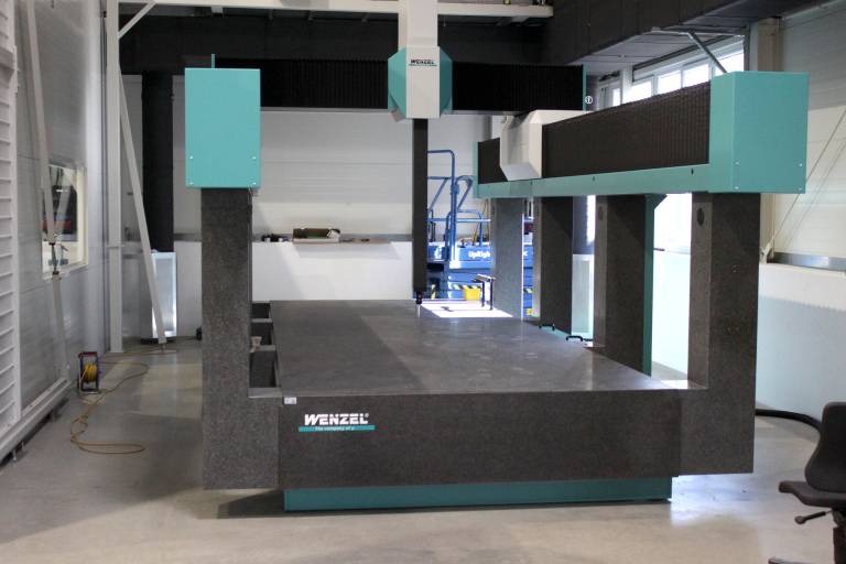 Höchste Präzision auch bei großen Formteilen. Mit 5 x 2 m Auflagefläche verfügt RKM über eine Wenzel Messmaschinen mit beachtlichen Dimensionen.