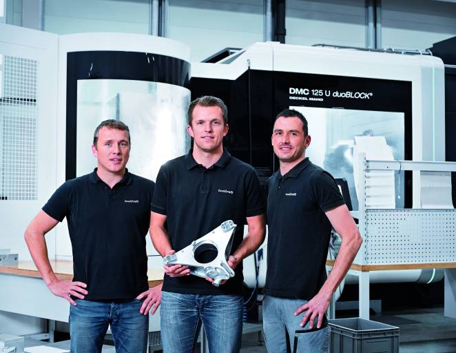 Christoph Hauck (links), Geschäftsführer toolcraft mit den für Porsche zuständigen Projektleitern Stefan Auernhammer (Mitte) und Robert Renner.
