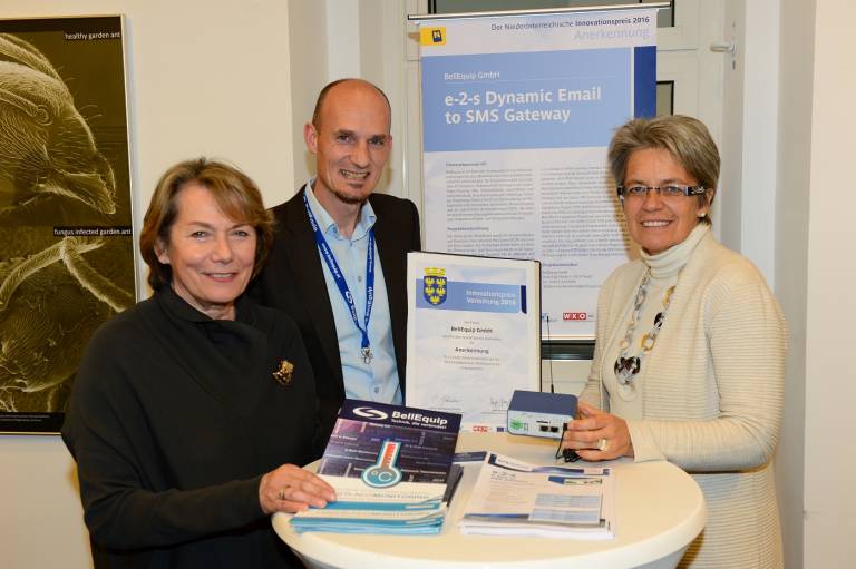 KR Sonja Zwazl, Christian Löschenbrand, Dr. Petra Bohuslav bei der Urkundenüberreichung. (Quelle: WKNÖ/Wagner)