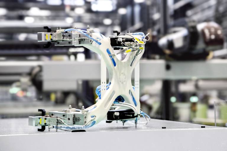 Bei der Entwicklung von Greifersystemen für die Automatisierungstechnik ermöglichen additiv gefertigte Komponenten erhebliche Verbesserungen. (Bilder: Bernstein Innovation GmbH)