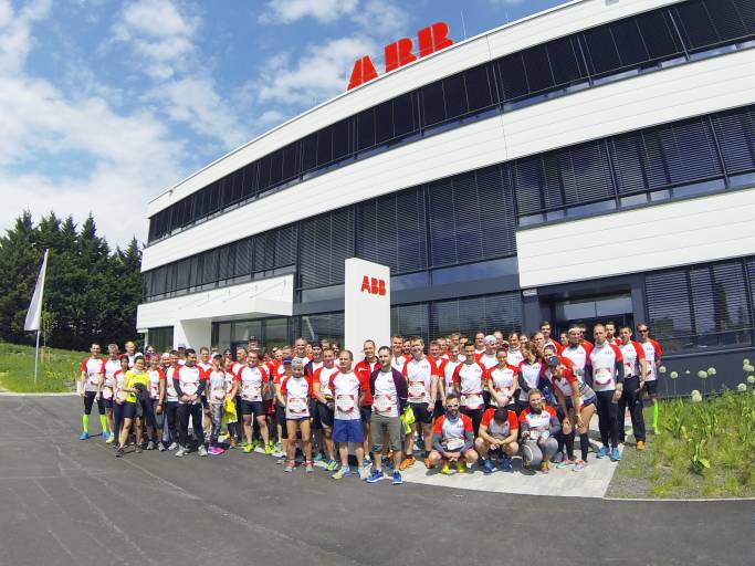 77 Kunden und Mitarbeiter sind beim 4. Wings for Life World Run unter dem Teamnamen ABB Runner für die gute Sache gelaufen.