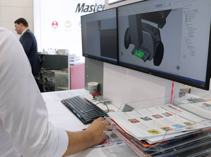 An mehreren Arbeitsstationen konnten sich Besucher des Mastercam-Standes eine Live-Demonstration der neuen Mastercam-Version ansehen. (Bilder: InterCAM-Deutschland GmbH)
