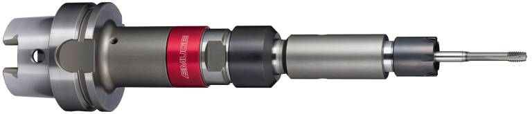 Die Auskragung der Gewindewerkzeugaufnahme Emuge Softsynchro® Xtension lässt sich von 210 bis 260 mm stufenlos verstellen und somit individuell an die Bearbeitung anpassen.
