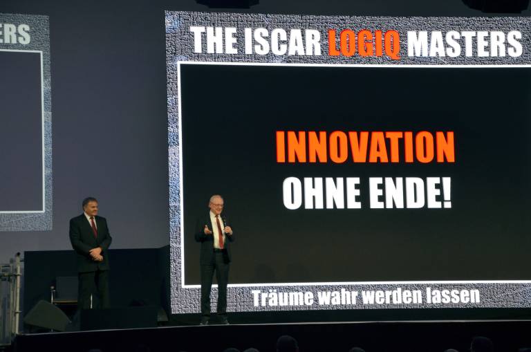 Jacob Harpaz (links), Präsident von IMC und CEO von Iscar, und Hans-Jürgen Büchner, Geschäftsführer der Iscar Germany GmbH, haben die Produktkampagne LOGIQ Chess Line in Frankfurt vorgestellt.