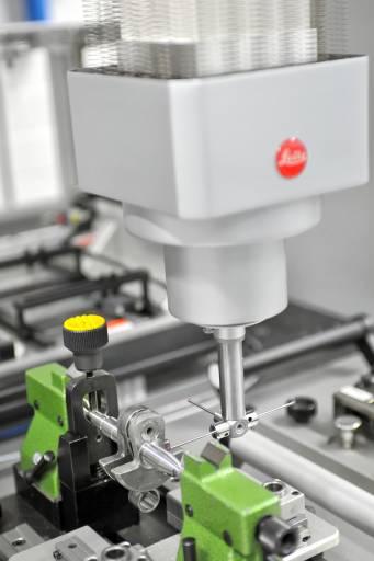 Ausgerüstet mit einem Leitz-Tastkopf mit integriertem High-Speed-Scanning zeichnet sich die Leitz PMM-C durch das Erfassen großer Punktmengen aus und ist damit auch zur schnellen Formmessung geeignet. 