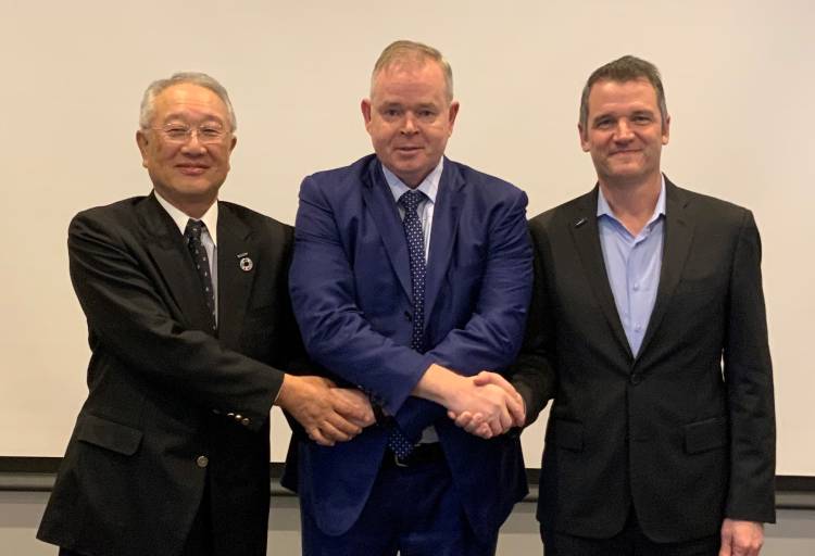 From left to right: Junji Tsuda, past IFR President; Steven Wyatt, IFR President; Milton Guerry, IFR Vice President (picture © Patrick Schwarzkopf)