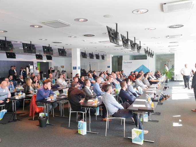 Mehr Teilnehmer als erwartet: Der von Hexagon Manufacturing Intelligence Austria veranstaltete Scanning Day lockte zahlreiche an modernen Messtechnologien interessierte Besucher an. 