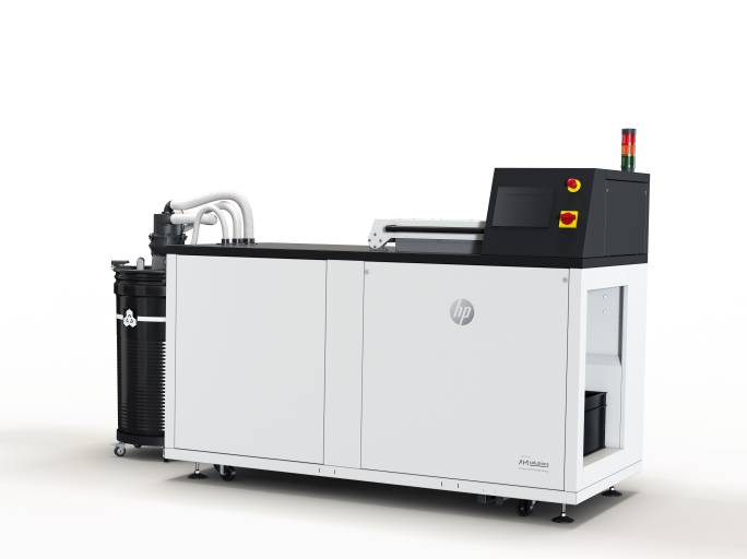 Die industrietaugliche Postprocessing-Lösung ermöglicht das voll automatisierte, skalierbare und reproduzierbare Entpacken von additiv hergestellten Teilen mittels des HP Jet Fusion 5200 Druckers in einem durchgängigen Workflow. (Bild: HP Inc.)
