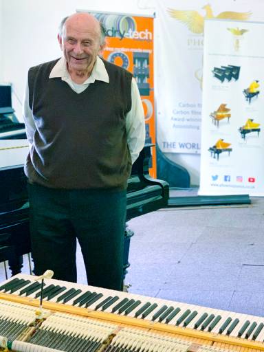 2018 richtete Richard Dain, Firmengründer von Phoenix Piano, sein Augenmerk auf die Verbesserung traditionellen Hammermechanik eines Klaviers. (Foto: igus GmbH)