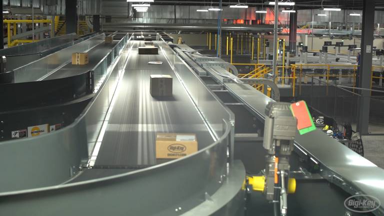 Digi-Keys neues Produktvertriebszentrum wird mehr als 43 Kilometer automatisierte Highspeed-Förderbänder umfassen.