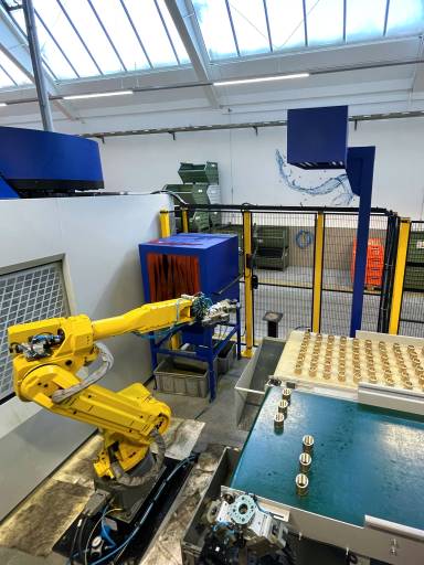 Die Beulco GmbH setzt Parallelgreifer und Sauggreifer für das Werkstückhandling mit Robotern ein, deren Herstellung wohlüberlegt sein will.
