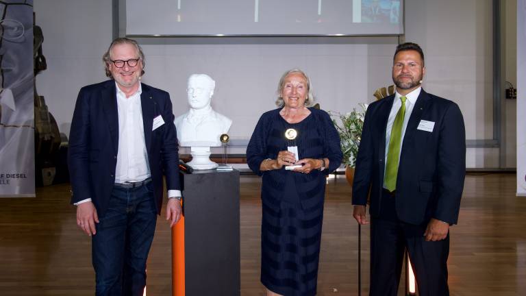 Am 23. Juni erhielt die Unternehmerin Renate Pilz die diesjährige Rudolf-Diesel-Medaille. Die Auszeichnung erhielt die ehemalige geschäftsführende Gesellschafterin der Pilz GmbH & Co. KG in der Kategorie „Erfolgreichste Innovationsleistung“.
