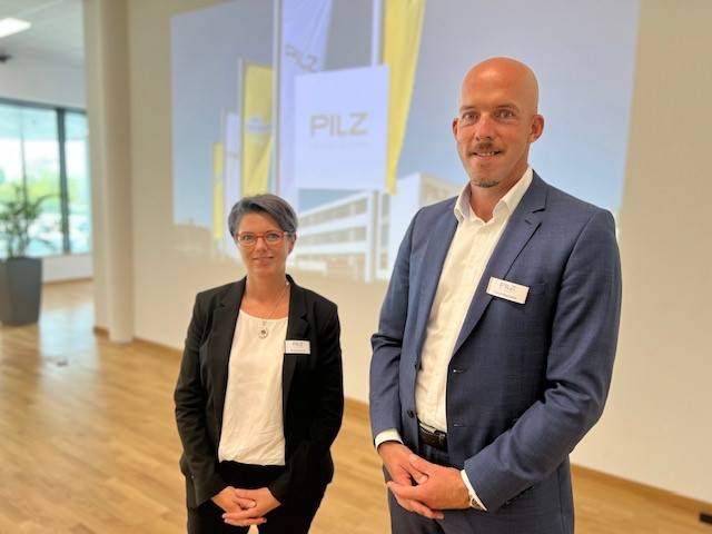 Marianne Ecker, Vice President Marketing Pilz Österreich, und David Machanek, Managing Director Pilz Österreich, freuten sich über die rege Teilnahme und das anhaltende Interesse am Thema Safety & Security.