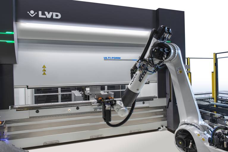 Mit der Gründung von LVD Robotic Solutions folgt LVD einem strategischen Plan, sein Produktangebot durch die Entwicklung kostengünstigerer Automatisierungslösungen für ein breites Anwendungsspektrum zu erweitern. 