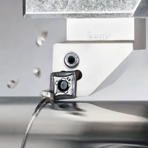 Die neuen Spanformer für Iscars ISO-Wendeschneidplatten verfügen über speziell geformte Spanbrecher für eine bessere Spankontrolle sowie eine wellenförmige Oberfläche zur Verhinderung von Spanschlag.