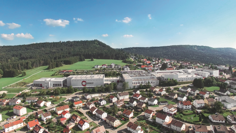Für 2022 erwartet Hermle ein Umsatzplus von mindestens 10 %. Ein Ausbau der beiden Produktionsstandorte ist ebenso geplant.