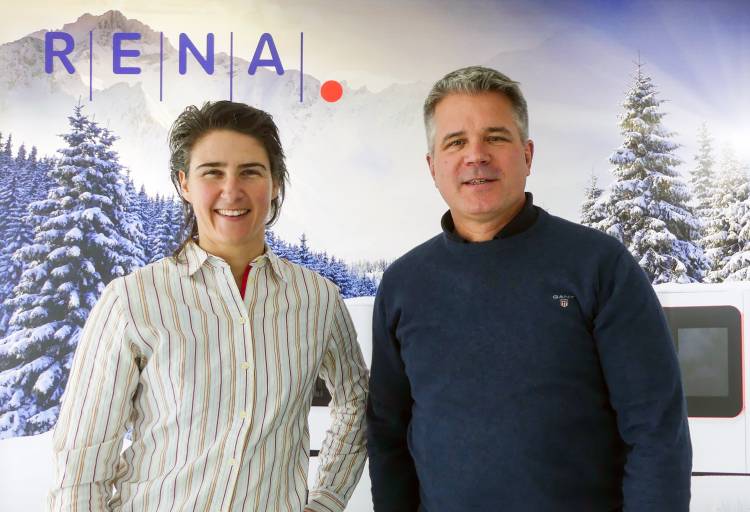 Ulf Spitzer als handelsrechtlicher Geschäftsführer und Martina Halmdienst als gewerberechtliche Geschäftsführerin sorgen nun bei Rena Technologies Austria für höchste Ansprüche an die Oberfläche.