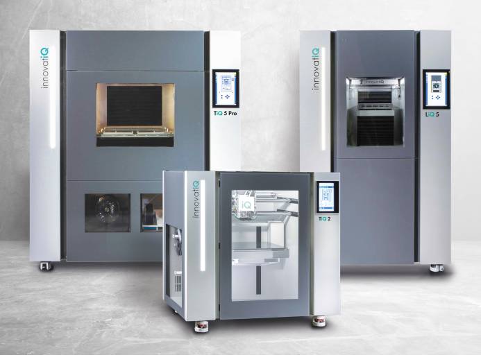 Die TiQ-Druckersysteme für das FDM-Verfahren und die LiQ-Reihe für den Silikondruck von InnovatiQ sind für komplexe Einzelteile oder auch Serienteile vielseitig einsetzbar. Die TiQ-Modelle gibt es in den Bauraumgrößen von 500 x 400 x 450 mm³ sowie 330 x 330 x 300 mm³.