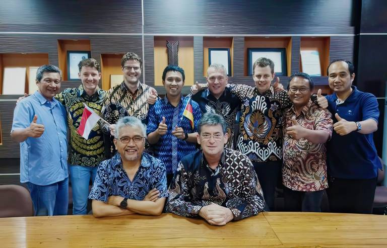 Vertreter der toolcraft AG zu Besuch bei PT. YPTI in Indonesien. (Alle Bilder: toolcraft AG)