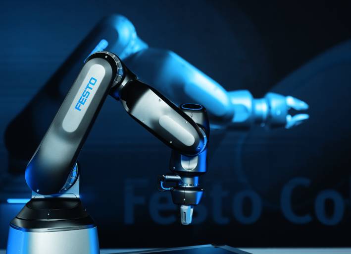 Erster pneumatischer Roboter am Markt: Der Festo Cobot ist leicht zu bedienen, kommt ohne Schutzzaun aus und wird preislich attraktiv sein. (Bilder: Festo)