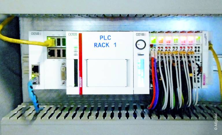 Sieben Embedded-PCs CX2020 dienen der Automatisierung der vier 2-MW-Generatorsätze, der Wärmetauscher und der Gesamtanlagensteuerung sowie der Anbindung an das SCADA-System.
