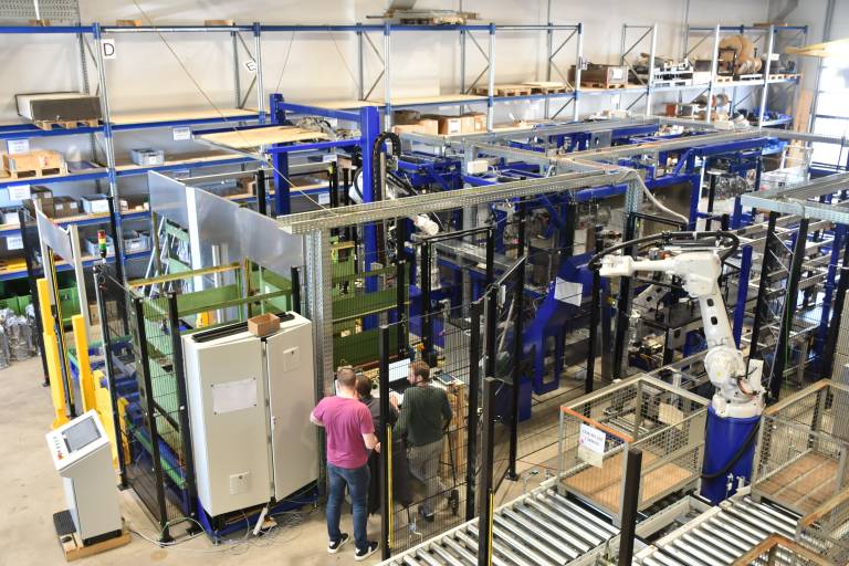 Mechatronik Austria unterstützt den Tiroler Maschinenbauer und Automatisierer automation.eXpress von der Konzeptphase bis zur Abnahme in allen Aspekten der funktionalen Sicherheit vulgo Industrial Safety.