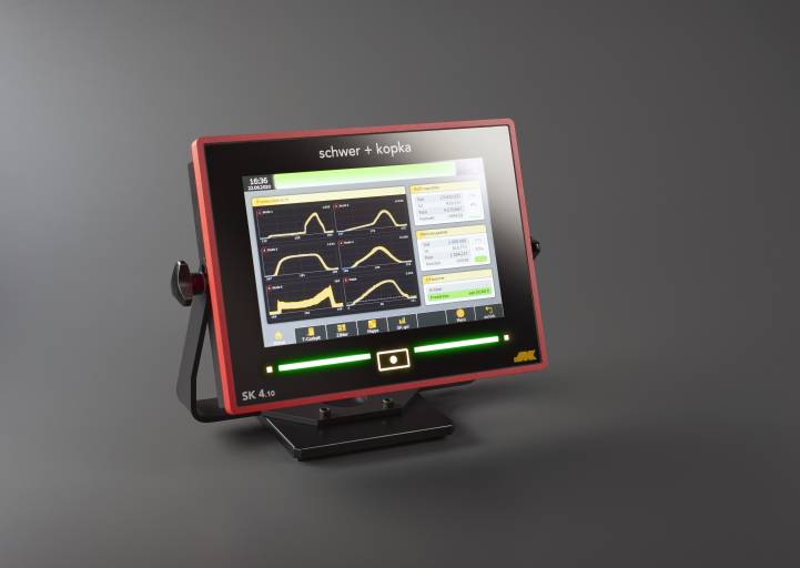 Dieses HMI-System im Bopla-Gehäuse kommt beispielsweise in der Prozessindustrie zum Einsatz: kapazitiver Touchscreen in Kombination mit einer kapazitiven Taste.