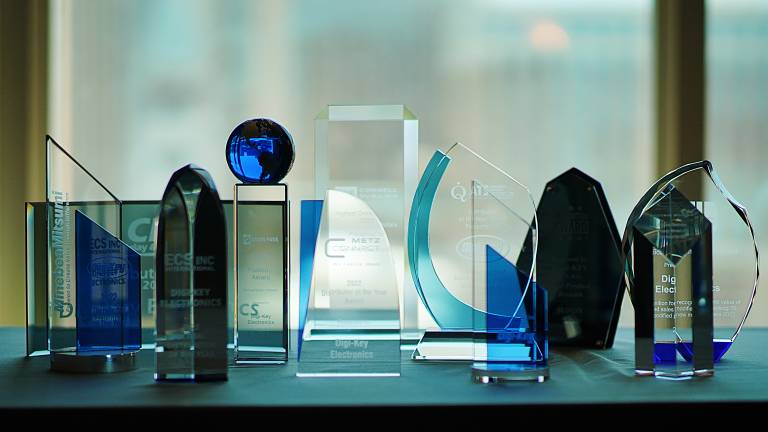 DigiKey erhielt von seinen Zulieferern 17 Auszeichnungen während des EDS Leadership Summit 2023.