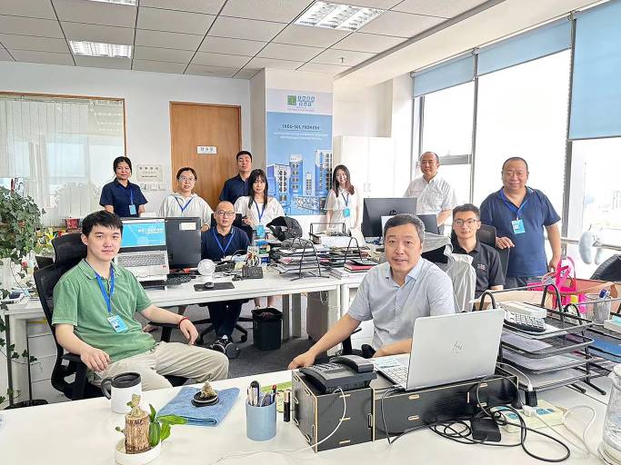 Das Team der chinesischen Niederlassung: Die Indu-Sol Industrial Communication Technology (Beijing) Co. Ltd. bedient seit dem 1. Juni 2023 den chinesischen Markt mit Produkten und Dienstleistungen rund um die Netzwerktechnologie, Netzwerkplanung und OT-Security.