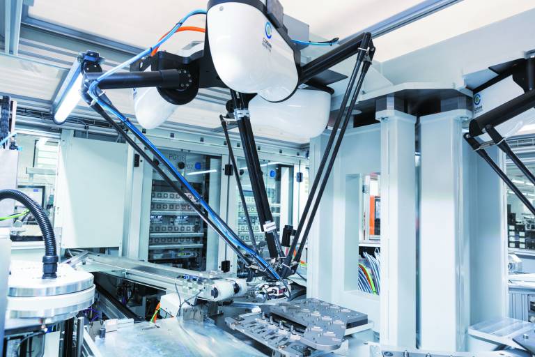 Die offenen Codian-Robotermechaniken sind mit jeder Steuerung kombinierbar und werden beispielsweise in der Endverpackung der Kosmetikindustrie für präzise Pick-and-Place-Aufgaben eingesetzt.