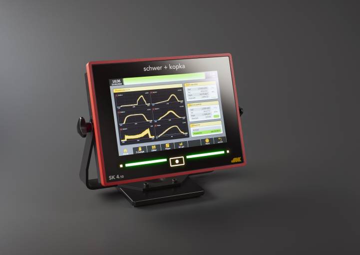 Dieses HMI-System kommt beispielsweise in der Prozessindustrie zum Einsatz: Kapazitiver Touchscreen in Kombination mit einer kapazitiven Taste.