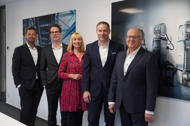 Die neue Geschäftsleitung von EWM (v.l.n.r.): Thomas Häusle (CBO), Sebastian Stindl (CFO), Susanne Szczesny-Oßing (CEO), Frank Bartels (CTO) und Robert Stöckl (CSO).