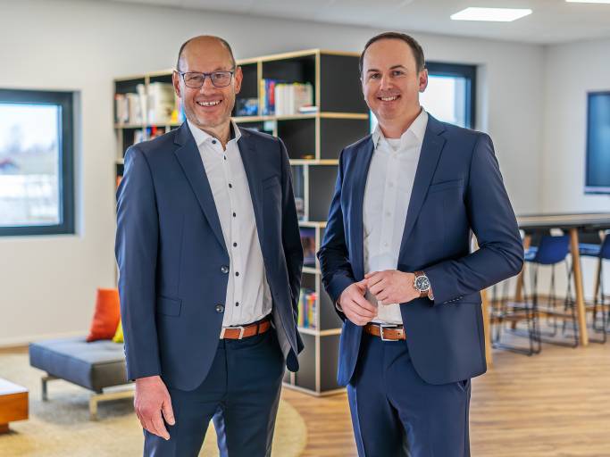 Generationenwechsel vollzogen: IDS Gründer und Gesellschafter Jürgen Hartmann (links) und Geschäftsführer Dr. Michael Berger.