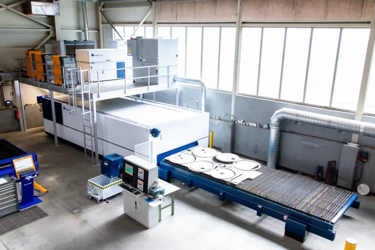 Die Trumpf-Laserschneidmaschine TruLaser 5060 fiber verfügt über einen Schneidbereich von 6 x 2 m und 24 kW Laserpower. (Bilder: x-technik)