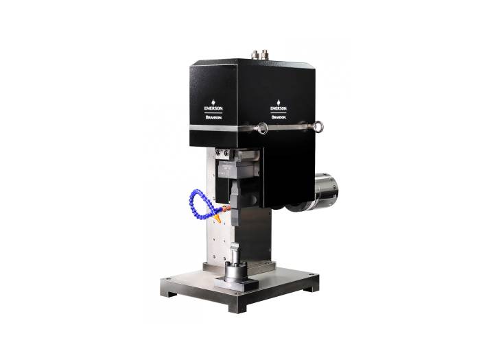 Die Branson GMX-Micro Ultraschall-Punktschweißmaschine bietet höchste Zuverlässigkeit und Schweißqualität. Das einzigartige mechanische Design der GMX-Micro ermöglicht den Einsatz in einer Vielzahl von komplexen Anwendungen und sorgt gleichzeitig für ein hohes Maß an Geschwindigkeit, Präzision und Prozessregelung.