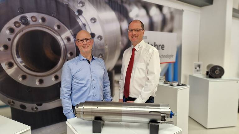 Weiss Spindeltechnologie ist seit dem 2. April 2024 vollständig in die Innomotics GmbH integriert. Jörg Oeder (links) und Robin Hees leiten die Geschäfte der Spindelsparte und haben bereits die Integration und Umstrukturierung federführend begleitet.